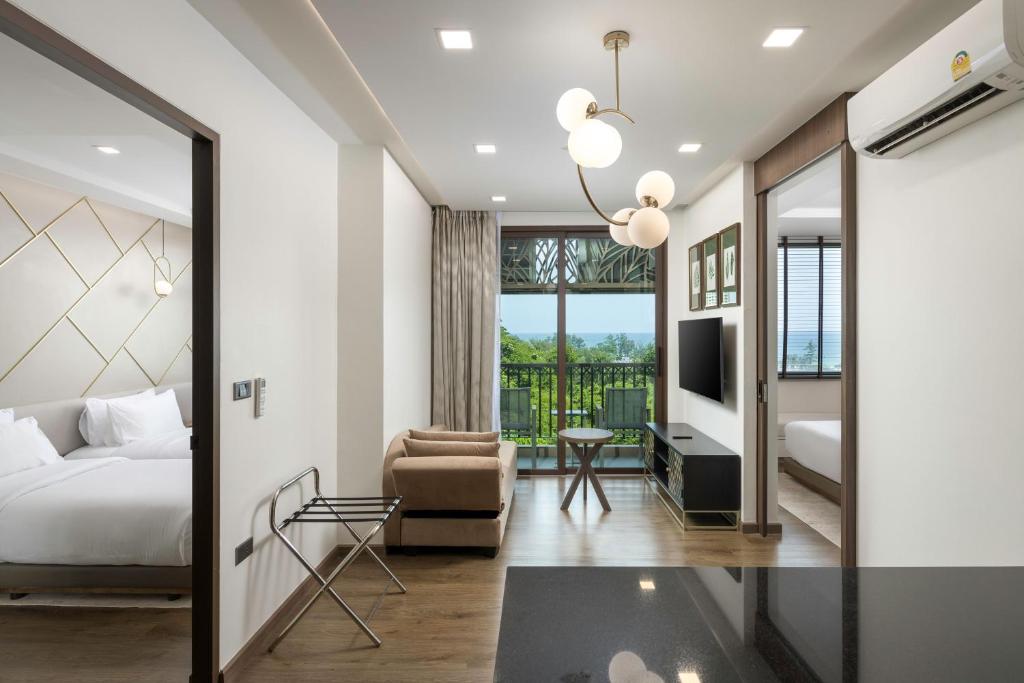 2 Bedroom The Proud Karon Residence 