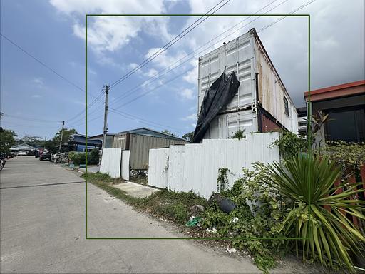 Land with buildings - صورة 1