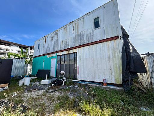 Land with buildings - Photo 6