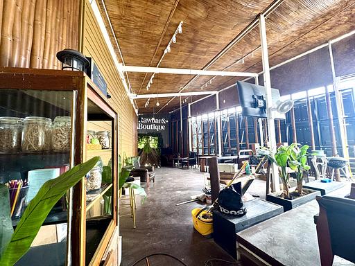 RAW BAR Boutique - Photo 6